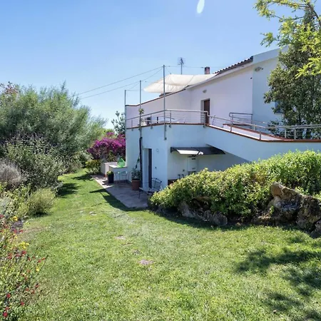 Vakantiehuis Garden In Fioretta Your Countryside Escape With Shared Pool Near Alghero Olmedo