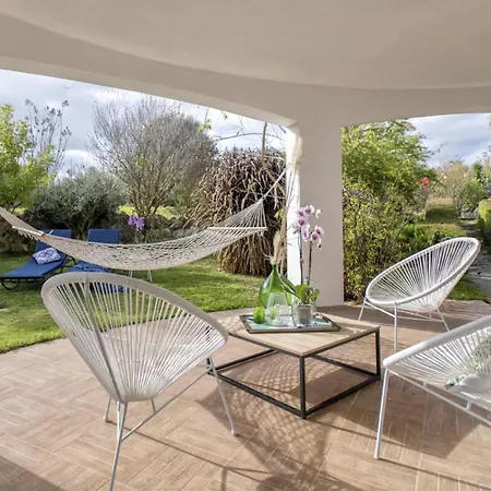 Garden In Fioretta Your Countryside Escape With Shared Pool Near Alghero Olmedo