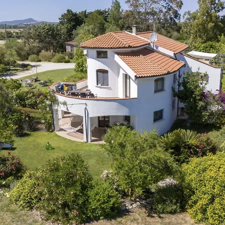 Garden In Fioretta Your Countryside Escape With Shared Pool Near Alghero Vakantiehuis *
