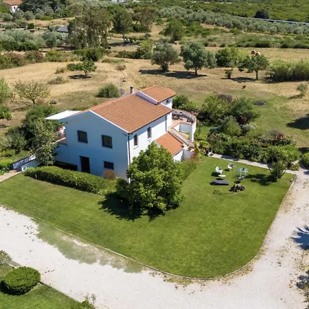 Garden In Fioretta Your Countryside Escape With Shared Pool Near Alghero Vakantiehuis